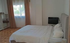 Rooms 10 Mins Walk From Train Station!